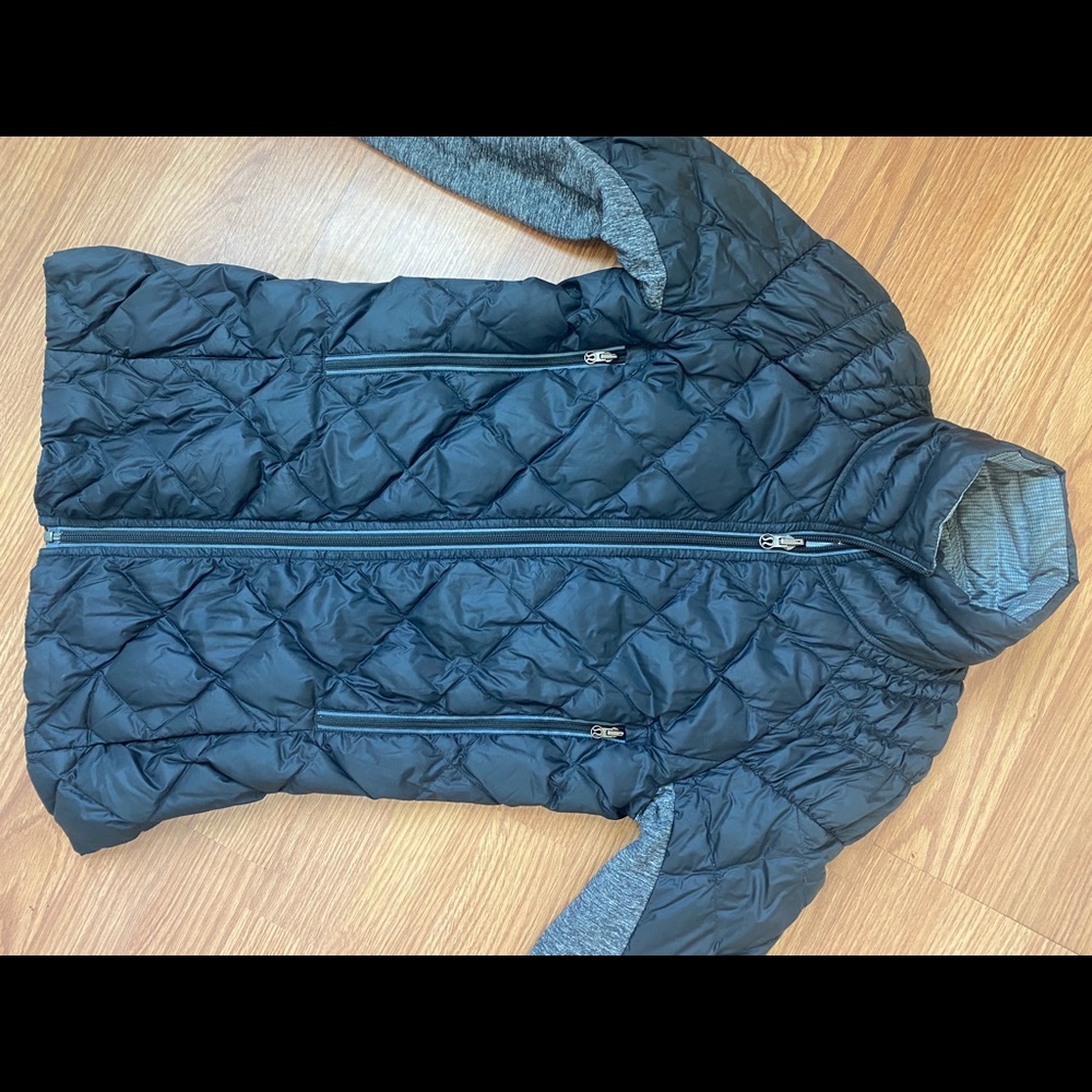 LULULEMON LIGHTWEIGHT JACKET